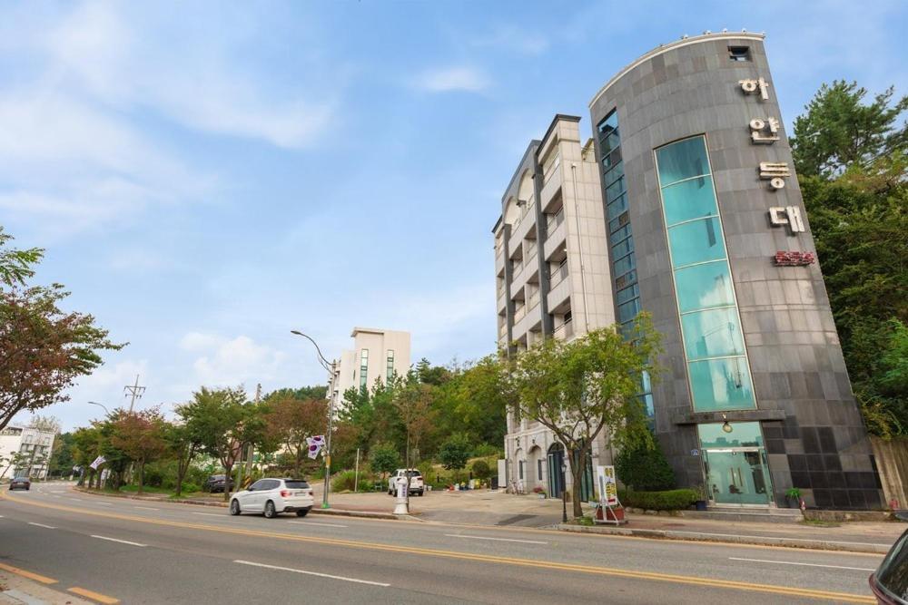 Sokcho White Lighthouse Pension Eksteriør billede